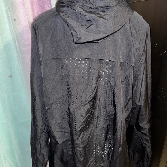 Camilla Jacket Breeze on by Black with while trim - Picture 5 of 6